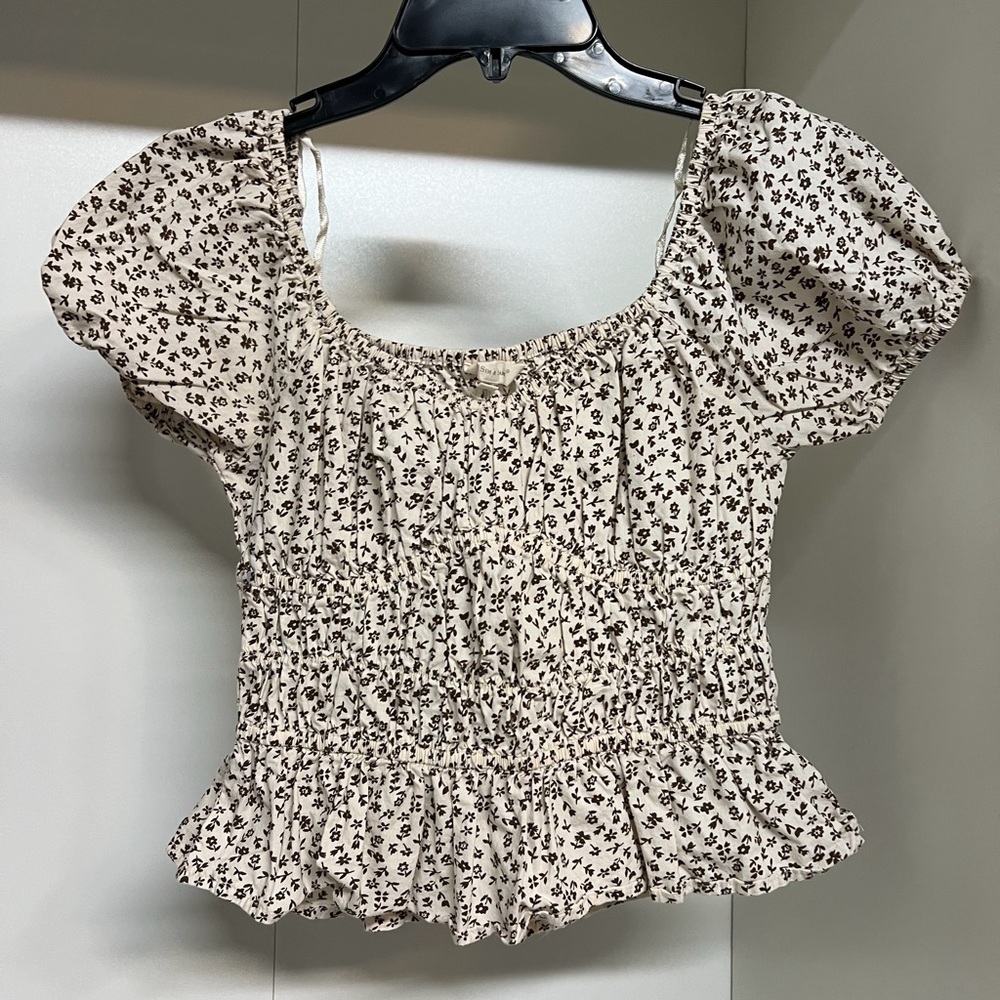 Floral Puff Sleeve Top